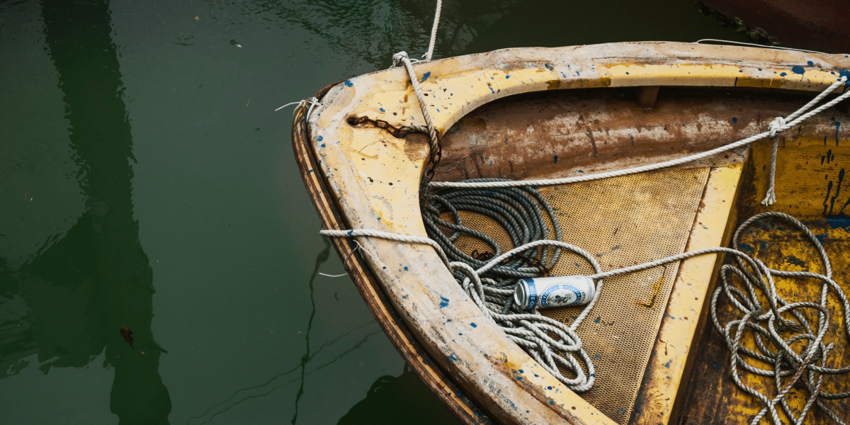 How to Know if the Edge Trim on a Boat Needs to Be Replaced