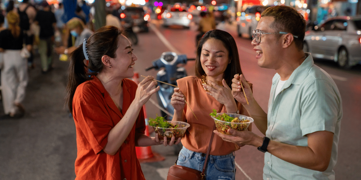 The Development of Street Food: From Ancient Markets to Modern Food Trucks