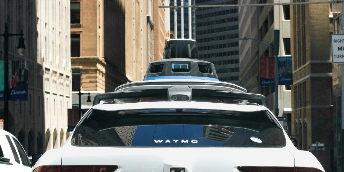 Waymo Takes Over San Francisco Freeways and Airports with Robotaxis