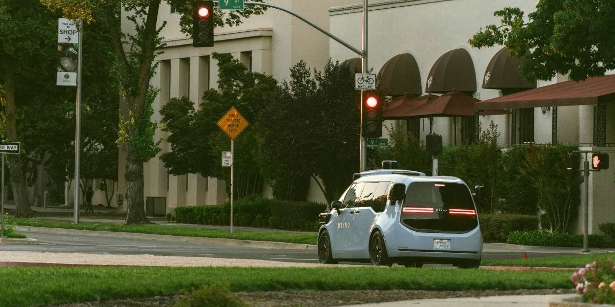 Waymo Ojai Robotaxis Open to All Riders in San Francisco